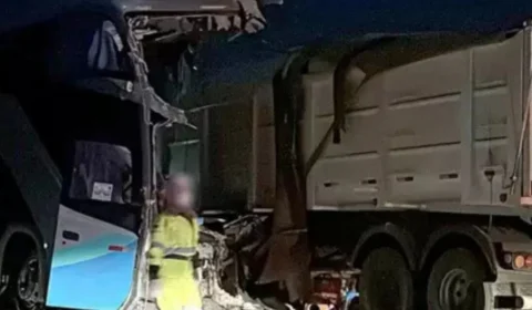 Tragédia na BR-163: Acidente entre ônibus e carreta fora do horário permitido deixa 11 mortos e 46 feridos