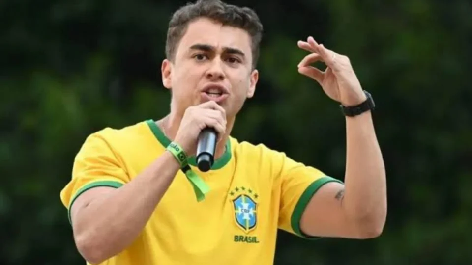 Nikolas pede Moraes ‘atrás das grades’ e Lula com tornozeleira