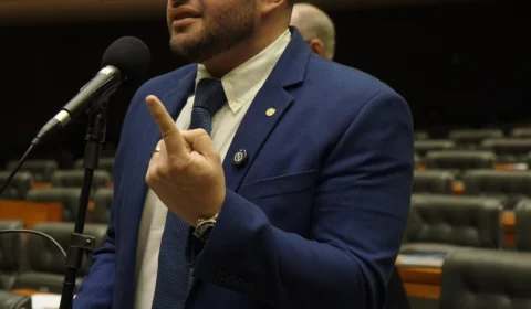 Deputado apresenta projeto para aumentar pena por posse de pornografia infantil e proibir monetização de conteúdos que sexualizem crianças