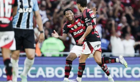 Flamengo leva gol no fim e empata com o Grêmio pelo Brasileirão