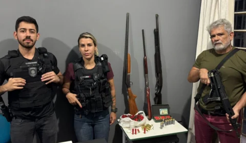 Homem é preso após série de ataques com arma de fogo que deixou carro destruído e cão morto em Borba