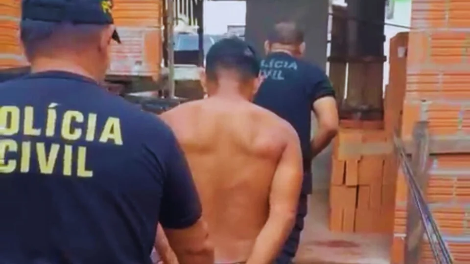 CHOCANTE: Homem agride pai e filha com machado e é preso em Itacoatiara