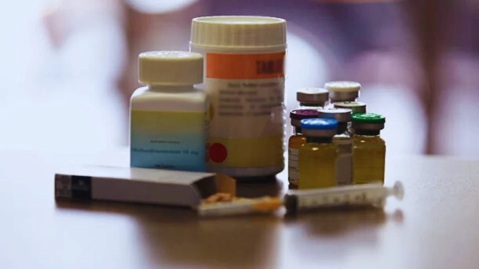 Mulher é presa em Carauari por envolvimento em esquema nacional de venda ilegal de anabolizantes