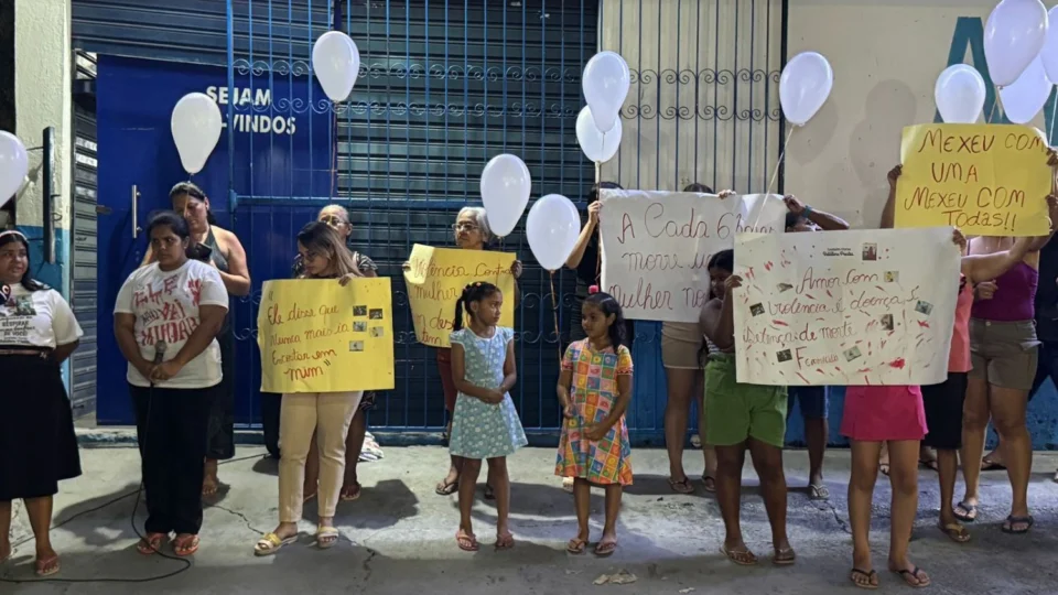 Familiares protestam em Manaus contra morte de mulher vítima de feminicídio em Tonantins