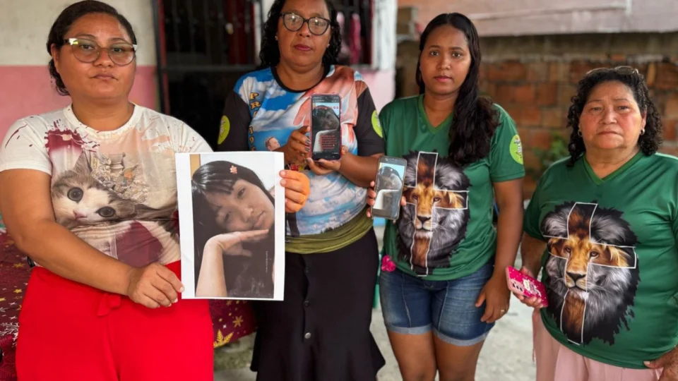 Família pede ajuda para encontrar adolescente de 13 anos que desapareceu a caminho da escola no bairro Alfredo Nascimento