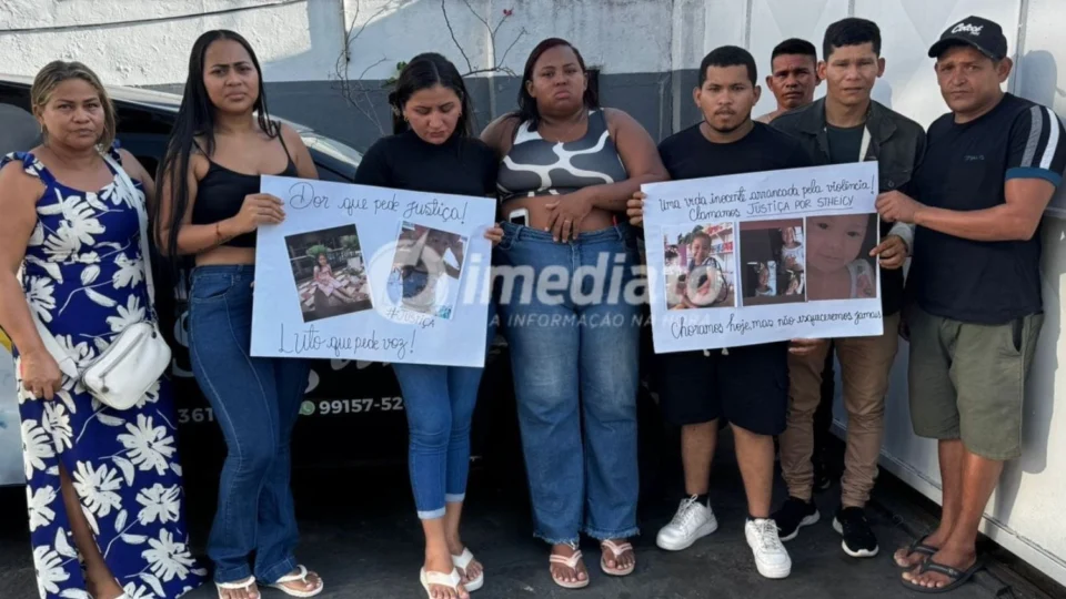 Familiares se comoveram com morte de Rafaely Stheicy, menina de 5 anos vítima de violência doméstica em Manaus