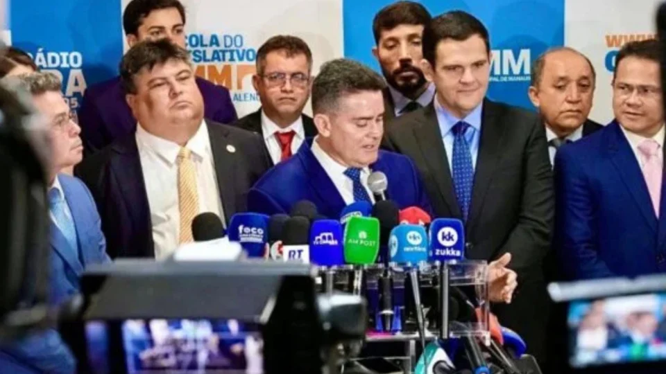 TJAM mantém suspensão de lei que aumentava salários de prefeito, vereadores e secretários em Manaus