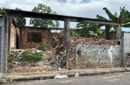 Terreno abandonado no João Paulo preocupa moradores devido a queimadas e criminalidade