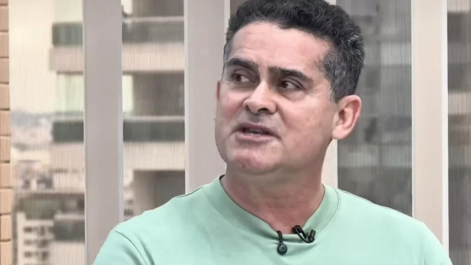 Prefeito David Almeida denuncia agressões a servidores e liga tumulto no Centro de Manaus ao tráfico de drogas