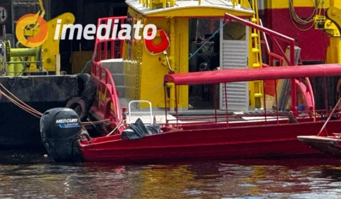 Corpo é encontrado boiando próximo à balsa amarela, no Centro de Manaus
