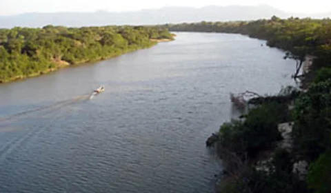 Denúncias apontam que empresa comprada por estatal chinesa pode estar poluindo águas do rio Alalaú em área indígena no Amazonas