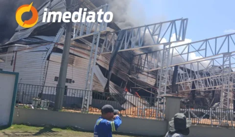 Veja vídeo: Fumaça tóxica toma o céu de Manaus após explosão em fábrica no Distrito Industrial 2