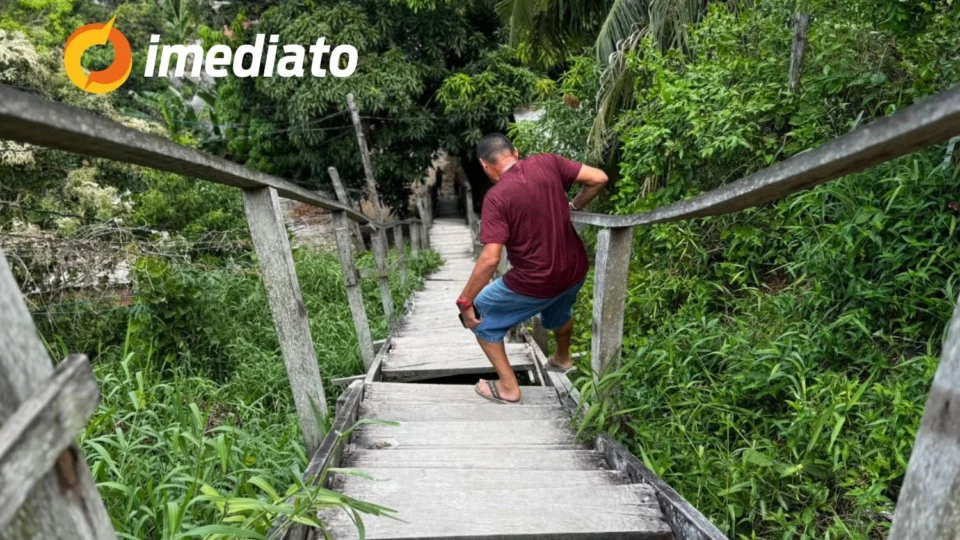 Morador se acidenta em escadaria do Gilberto Mestrinho e comunidade cobra ação imediata da Prefeitura de Manaus