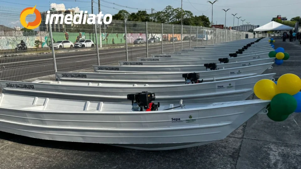 Wilson Lima entrega equipamentos de pesca e beneficia mais de 55 mil pescadores no Amazonas