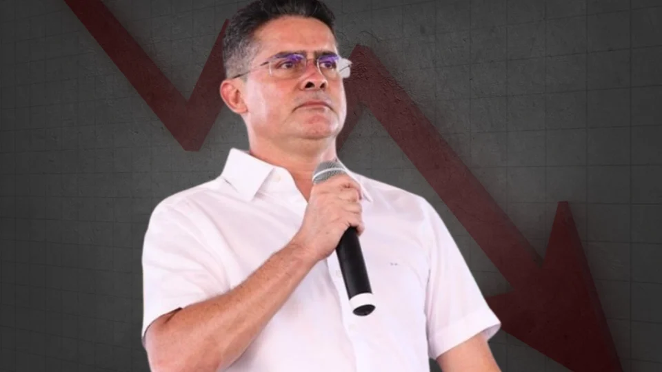 Desaprovação de David Almeida atinge 57% e marca recorde no segundo mandato