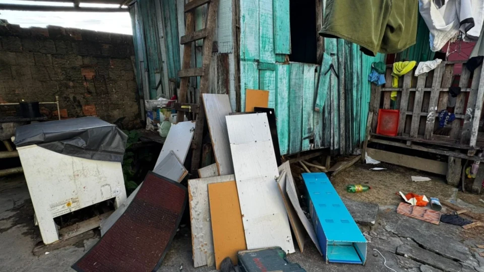 Veja o vídeo: Idosos são despejados da própria casa por filhos usuários de drogas no bairro Santo Antônio