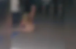 VEJA VÍDEO: Completamente pelada, mulher em surto faz barraco em estação em SP