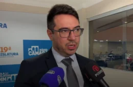 Vereador Rodrigo Guedes aponta rejeição de 57% à gestão de David Almeida como reflexo de problemas práticos em Manaus