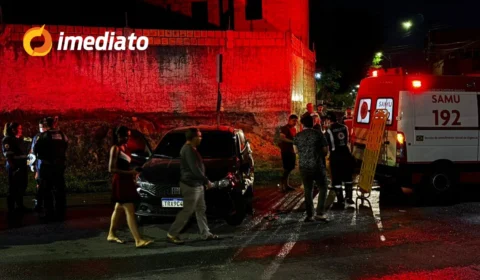 VÍDEO: Policial e cavalo ficam feridos após cavalos se assustarem com fogos no Sambódromo de Manaus