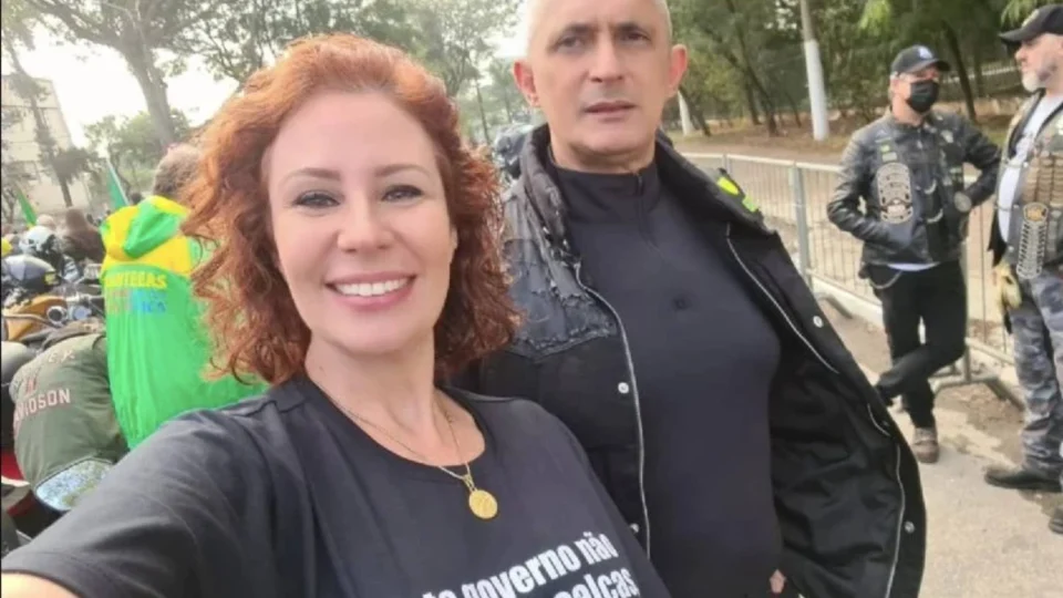 Marido de Carla Zambelli tem contas bloqueadas por Moraes e está em Israel sem previsão de retorno
