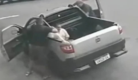 VÍDEO: Idoso de 77 anos é abandonado no Mercado Central de São Luís; Polícia identifica suspeitos