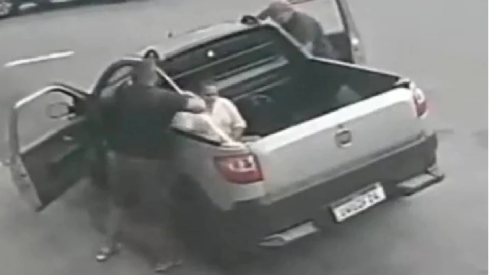 VÍDEO: Idoso de 77 anos é abandonado no Mercado Central de São Luís; Polícia identifica suspeitos