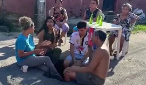 Moradores denunciam cratera perigosa e abandono na rua Sara Kubitschek, bairro Colônia Santo Antônio, em Manaus