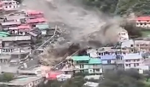 VEJA VÍDEO: Enxurrada devastadora deixa mortos e desaparecidos em vilarejo no norte da Índia