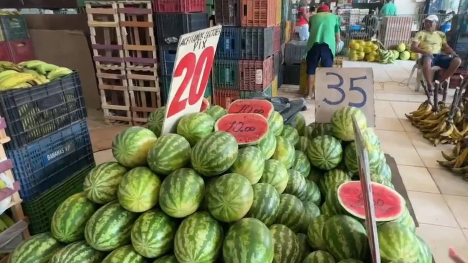 Confira os preços de frutas na Feira da Banana