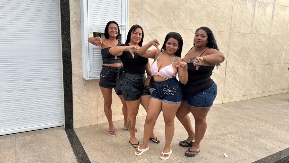 “Vamos acampar até receber”: Funcionárias denunciam empresa por atrasos salariais e ameaçam ocupar sede em Manaus