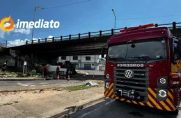 Morador de rua queima fios para retirar cobre e causa incêndio na Ponte do Educandos