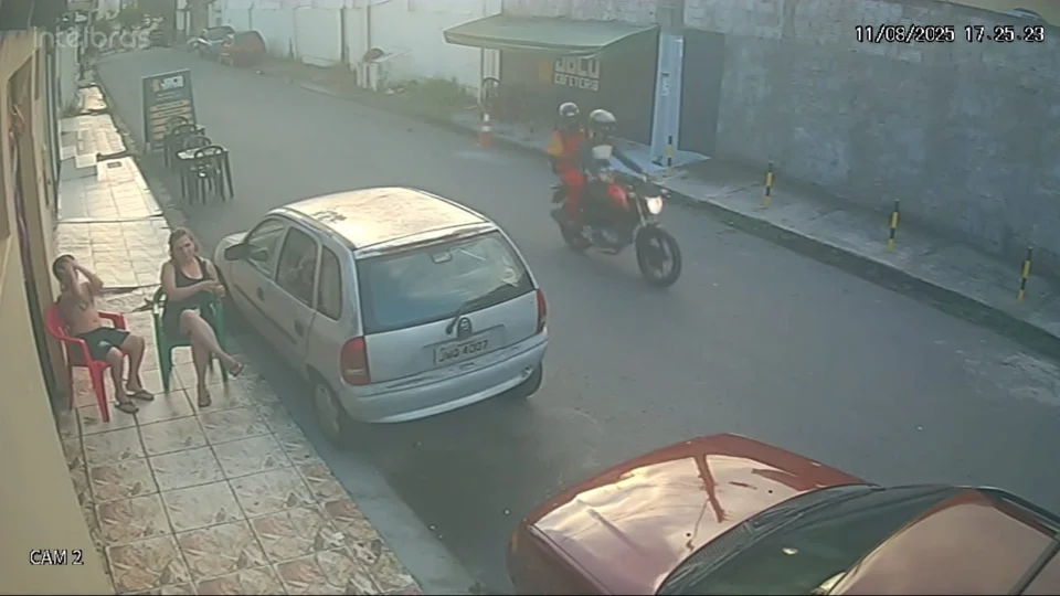 VEJA VÍDEO: Mulher é assaltada a caminho do trabalho no bairro Alvorada, zona Centro-Oeste de Manaus