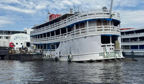 Corpo de homem é encontrado em frigorífico de embarcação no Centro de Manaus