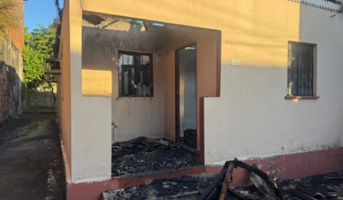 Mulher ateia fogo em residência após briga com companheiro no Novo Aleixo em Manaus
