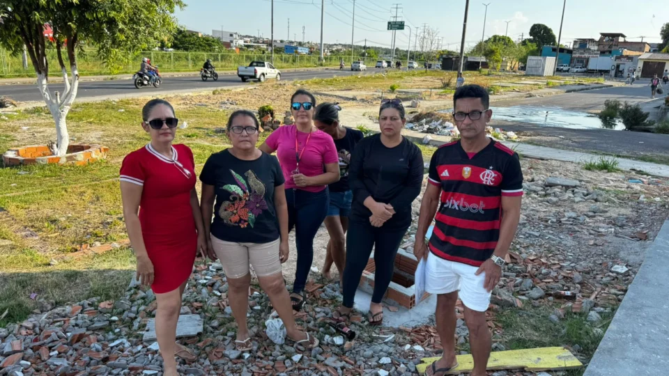 Moradores do Novo Aleixo denunciam demolição de área destinada a comércio comunitário