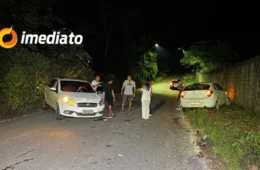 Homem fica ferido em colisão entre carros na Estrada da Vivenda Verde, no Tarumã