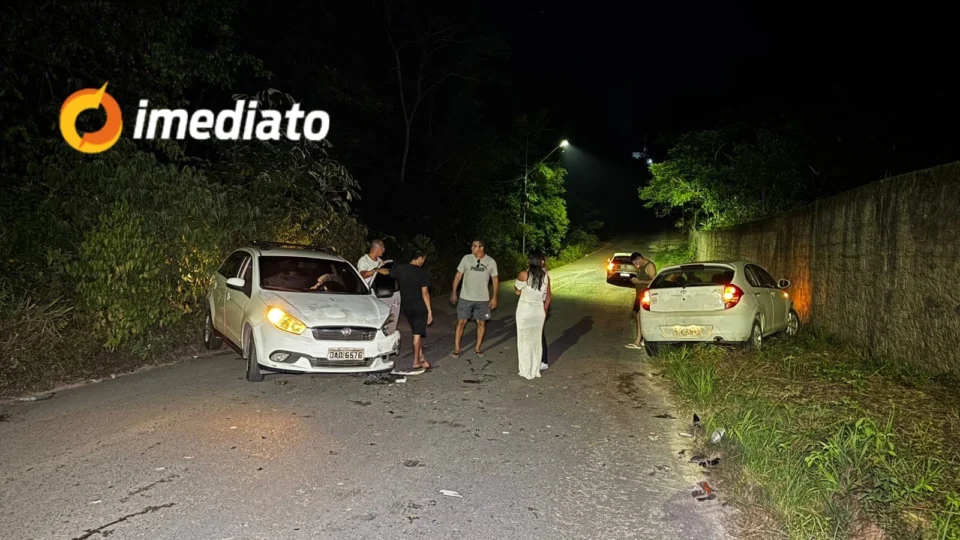 Homem fica ferido em colisão entre carros na Estrada da Vivenda Verde, no Tarumã