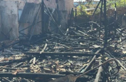 Incêndio devasta nove residências no Morro da Liberdade em Manaus: Famílias perdem tudo e sofrem com saques