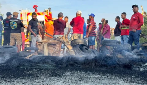Protesto no Ramal do Brasileirinho exige asfaltamento e melhorias na comunidade