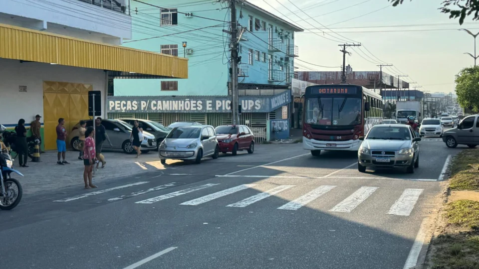 Moradores da Colônia Terra Nova cobram sinalização viária para evitar acidentes