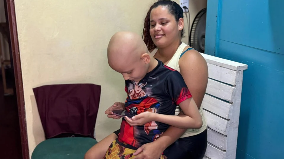 Família de Moisés busca ajuda para custear tratamento de Leucemia