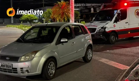 Colisão entre viatura do SAMU e carro de passeio causa transtornos na Avenida Camapuã