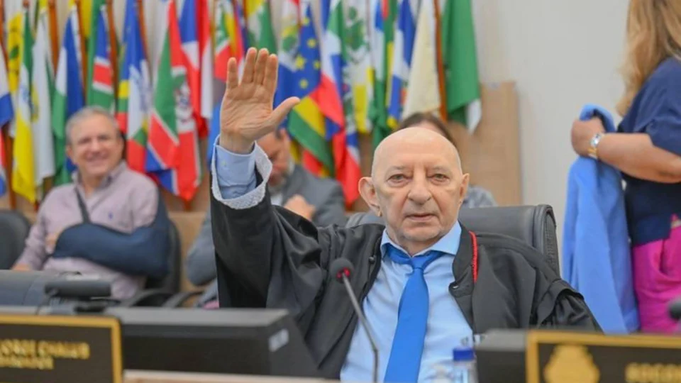 Publicação de aposentadoria de Chalub abre disputa por vaga no TJAM via quinto constitucional