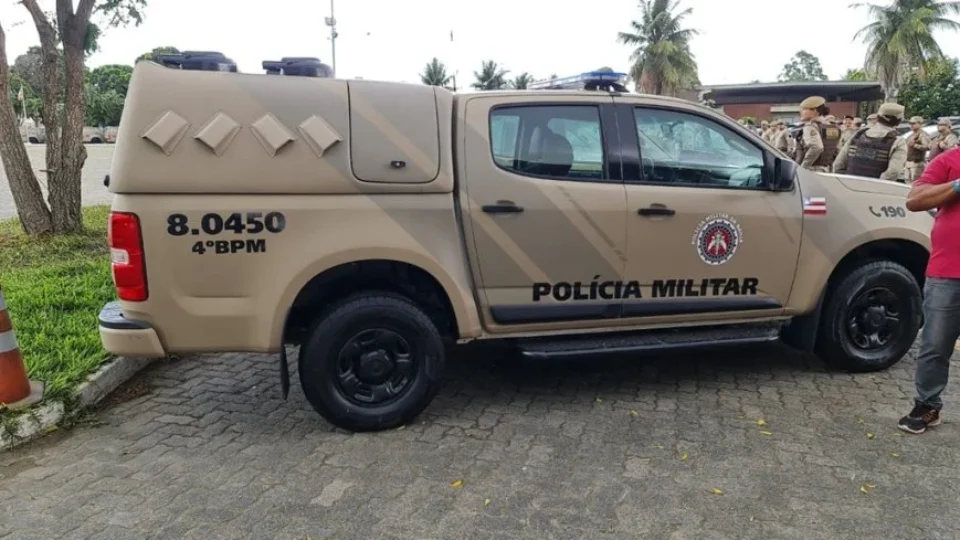 Chocante: Garota de programa pula de carro em movimento para escapar de estupro na Bahia