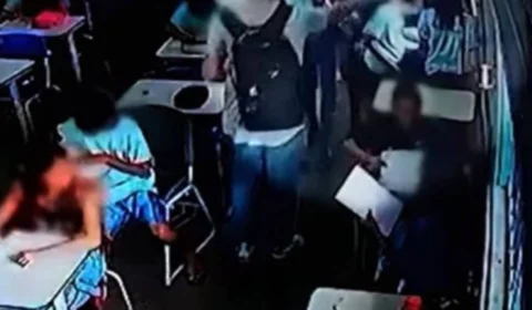 Veja momento em que professor joga água em aluna no DF