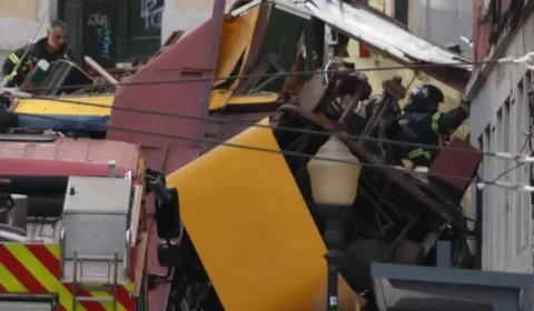 VEJA VÍDEO: Acidente com Elevador da Glória em Lisboa deixa 17 mortos e 21 feridos