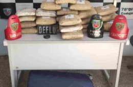 Operação Fronteira Mais Segura prende mulher com 25 tabletes de skunk em embarcação no Amazonas