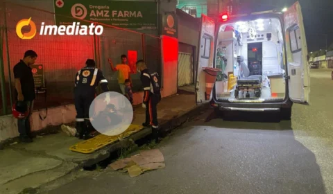 Motociclista fica ferido após colisão com carro na Rua Alexandre Magno, bairro Parque 10