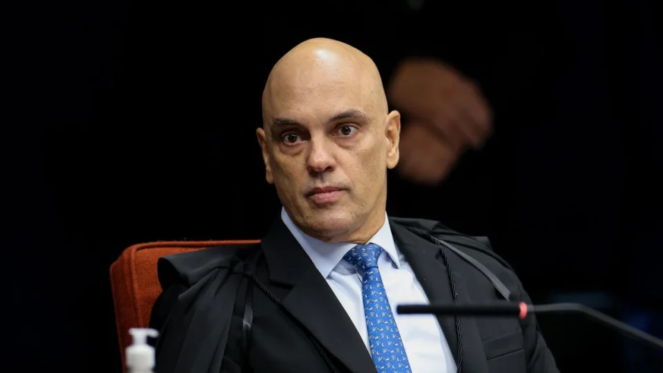 Alexandre de Moraes vota pela condenação de Bolsonaro e aliados por tentativa de golpe