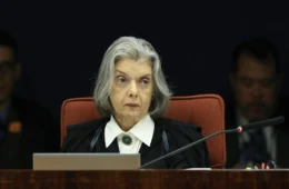 STF: Cármen Lúcia forma maioria para condenar Bolsonaro e outros réus por organização criminosa